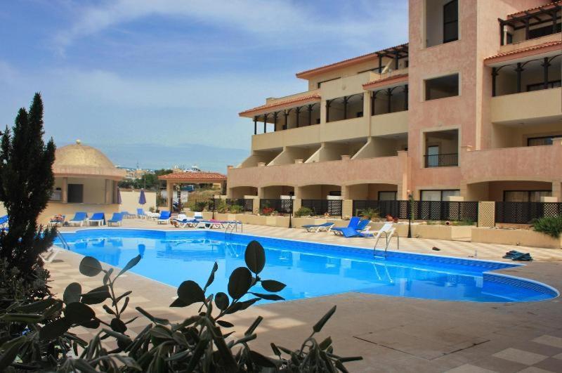 Seaside Modern Flat With Pool Queens Gardens 211 *