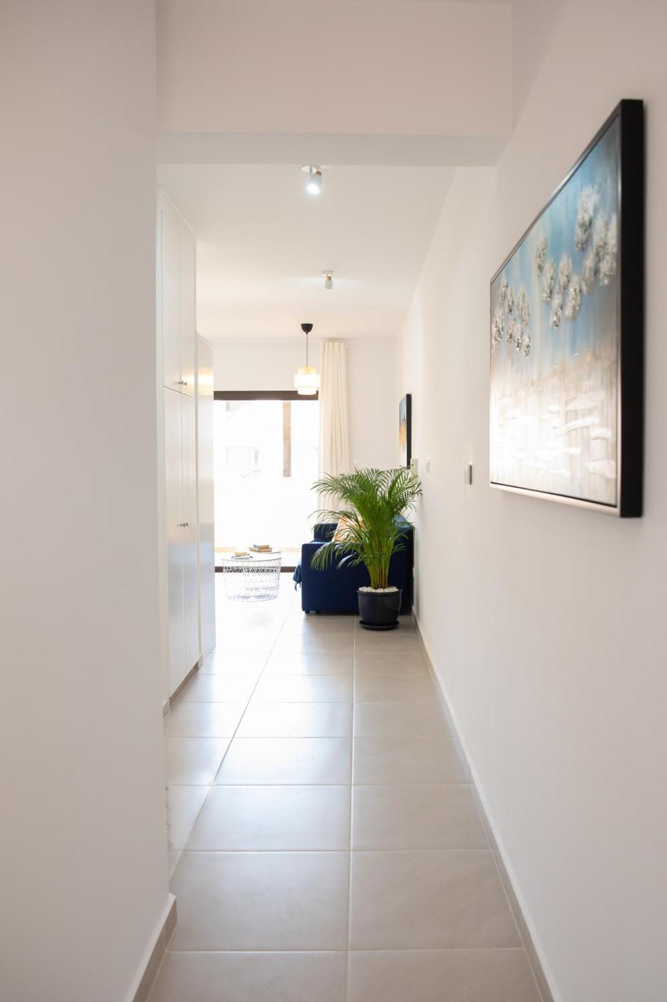 Seaside Modern Flat With Pool Queens Gardens 211 * Paphos