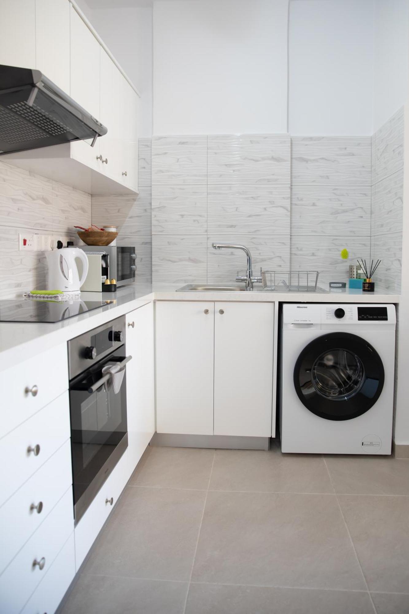 Seaside Modern Flat With Pool Queens Gardens 211 Apartment Paphos
