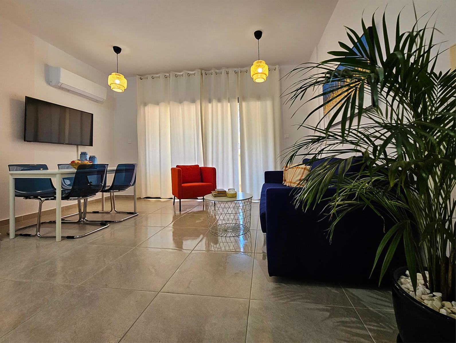 Seaside Modern Flat With Pool Queens Gardens 211 *